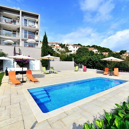 Bretia Apartments Сутіван Екстер'єр фото