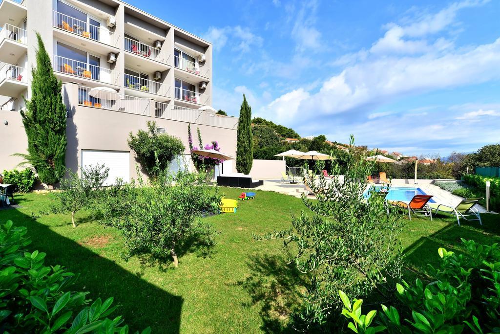 Bretia Apartments Сутіван Екстер'єр фото