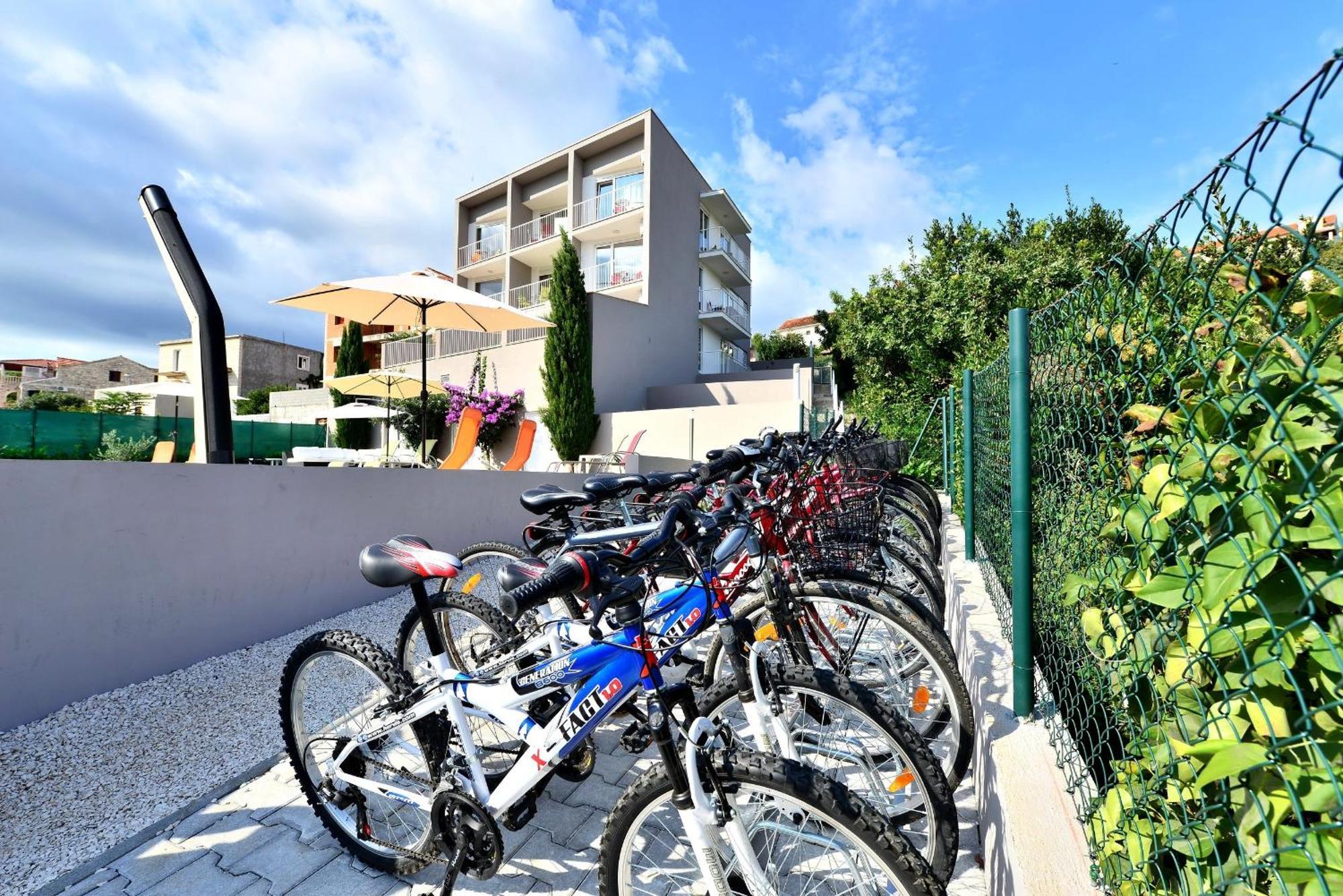 Bretia Apartments Сутіван Екстер'єр фото