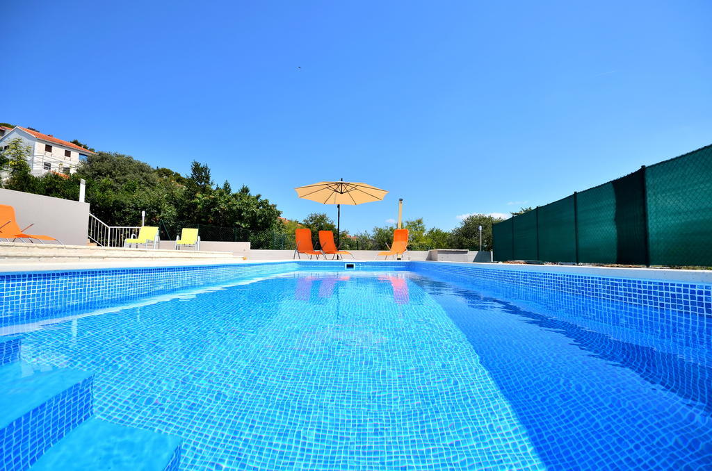 Bretia Apartments Сутіван Екстер'єр фото