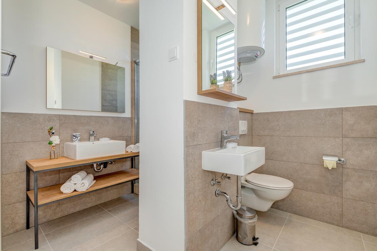 Bretia Apartments Сутіван Екстер'єр фото